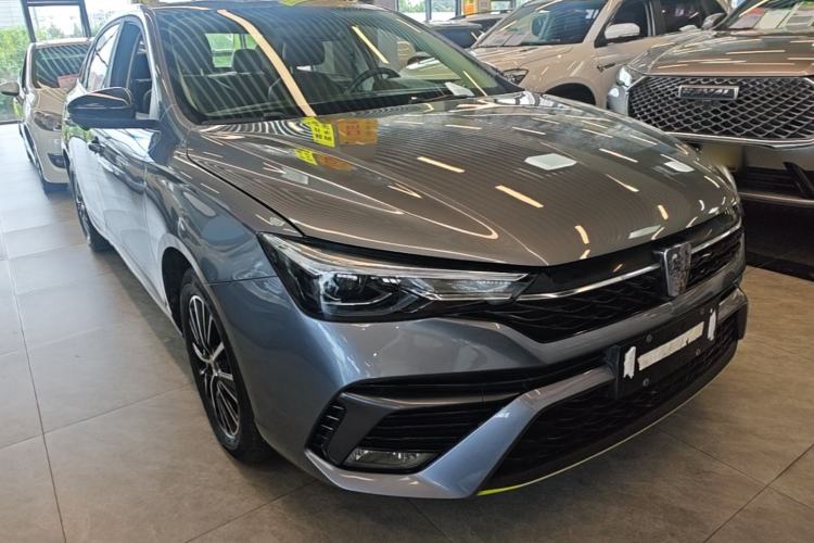Used Roewe i5 2021 1.5L CVT Diamond Edition Front Right 45 Deg