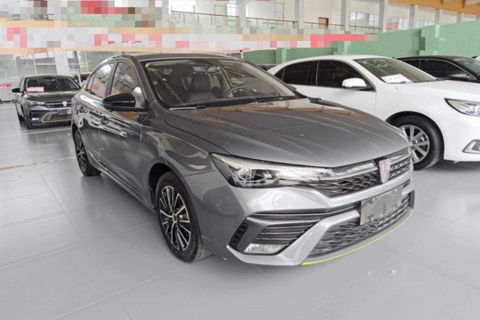 Used Roewe i5 2021 1.5L CVT Diamond Edition Front Right 45 Deg