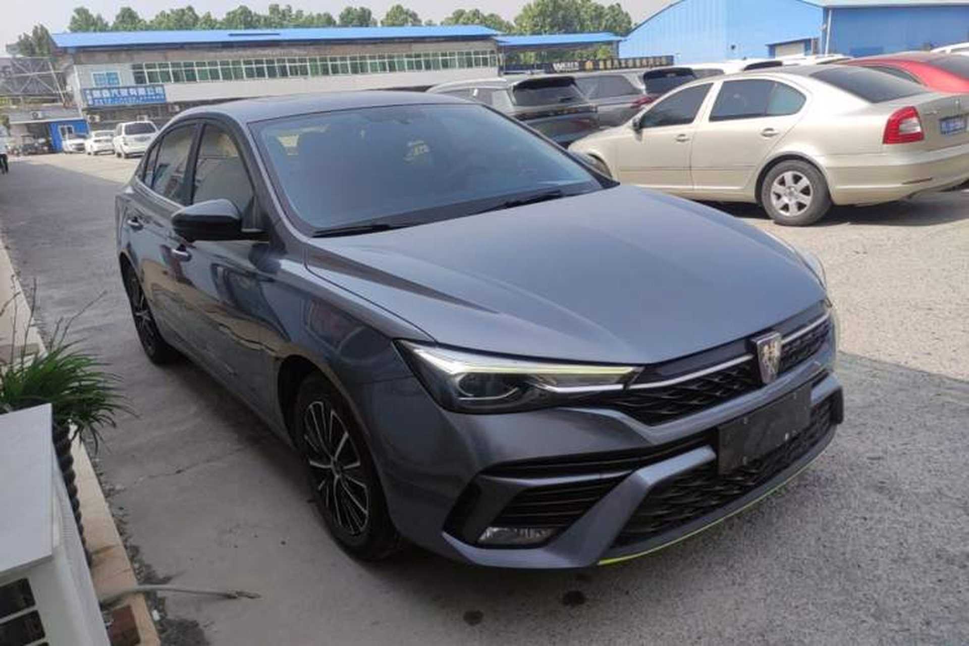 Used Roewe i5 2021 1.5L CVT Diamond Edition Front Right 45 Deg