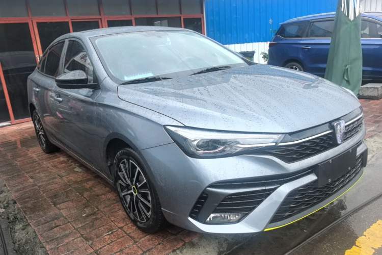 Used Roewe i5 2021 1.5L Manual Platinum Edition Front Right 45 Deg