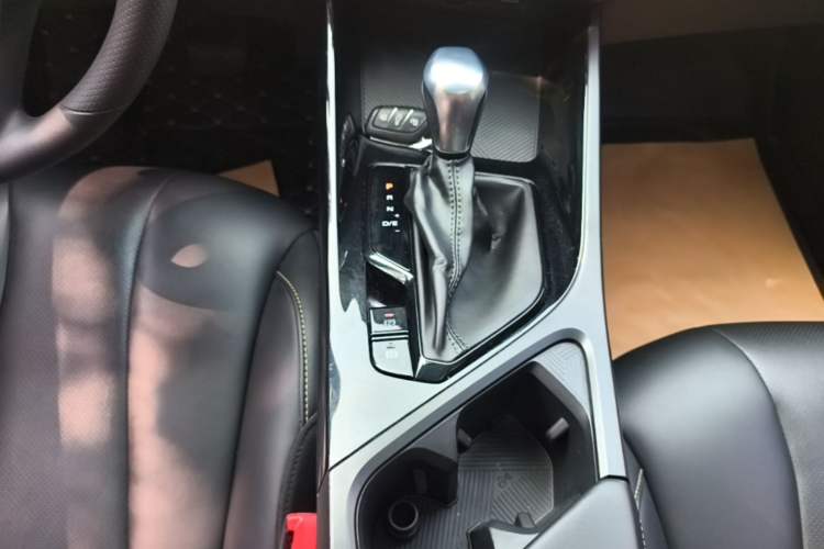 Used Roewe i5 2021 1.5L CVT Diamond Edition Gear Lever