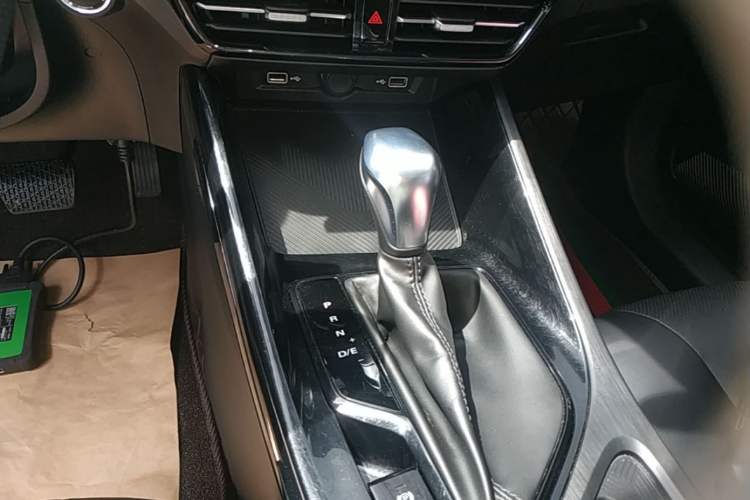 Used Roewe i5 2021 1.5L CVT Starry Edition Gear Lever