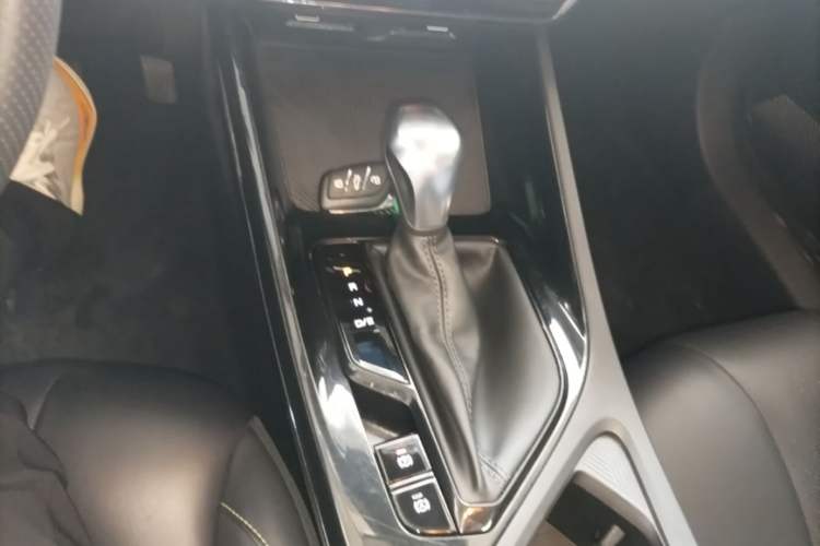 Used Roewe i5 2021 1.5L CVT Starry Edition Gear Lever
