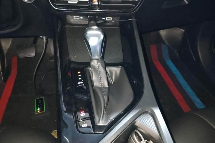 Used Roewe i5 2021 1.5L CVT Diamond Edition Gear Lever