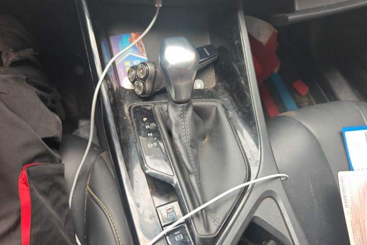 Used Roewe i5 2021 1.5L CVT Diamond Edition Gear Lever
