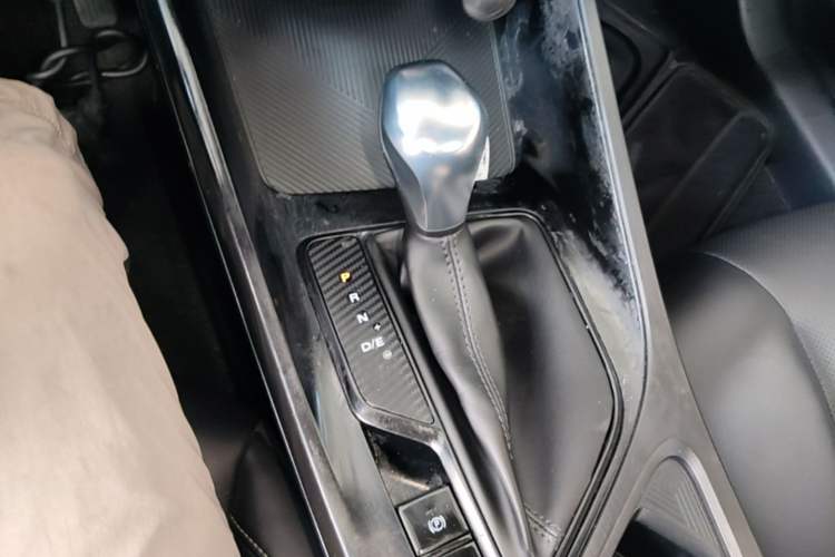 Used Roewe i5 2021 1.5L CVT Diamond Edition Gear Lever