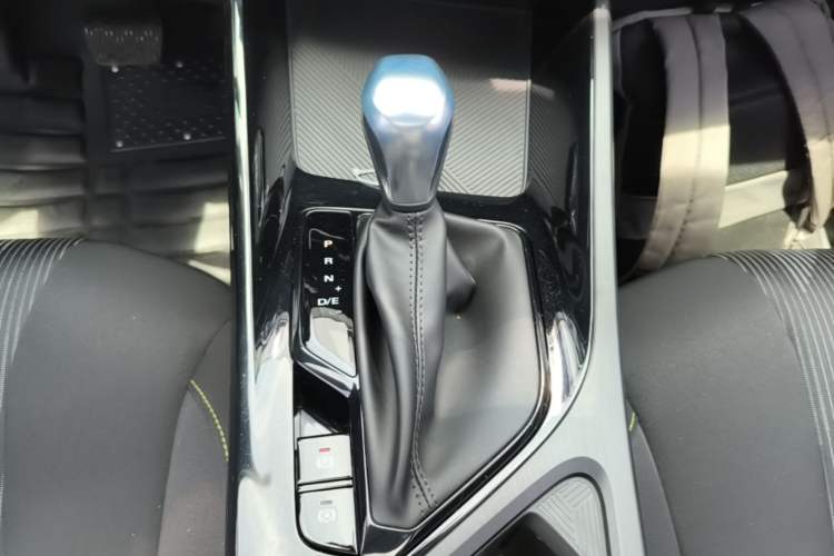Used Roewe i5 2021 1.5L CVT Platinum Edition Gear Lever