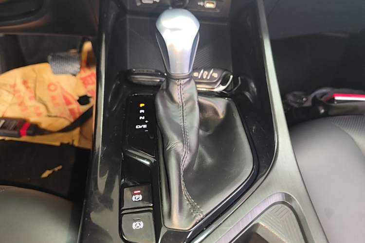 Used Roewe i5 2021 1.5L CVT Diamond Edition Gear Lever