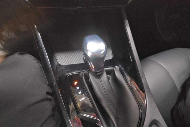 Used Roewe i5 2021 Revised Version 1.5L CVT Diamond Edition Gear Lever