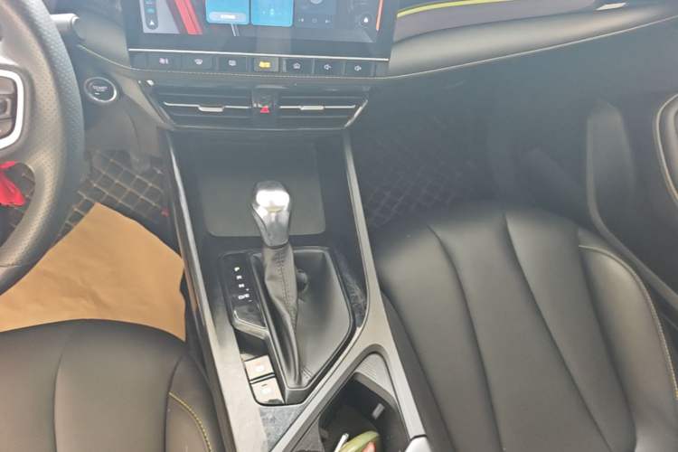 Used Roewe i5 2021 1.5L CVT Starry Edition Gear Lever