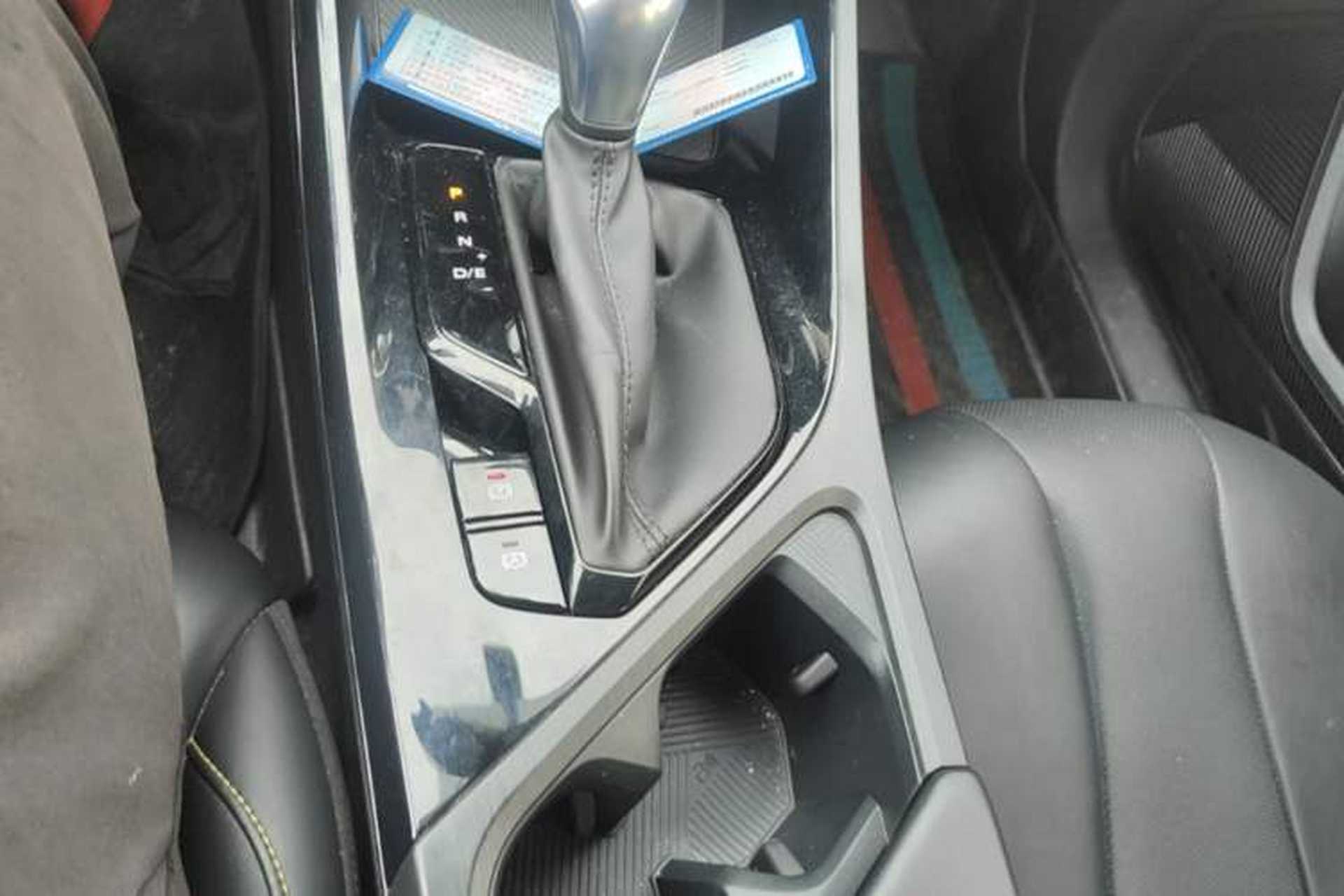Used Roewe i5 2021 Revised Version 1.5L CVT Diamond Edition Gear Lever