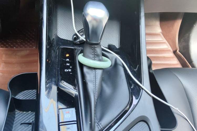 Used Roewe i5 2021 1.5L CVT Platinum Edition Gear Lever