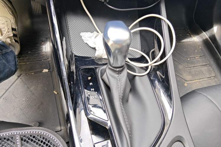Used Roewe i5 2021 1.5L CVT Diamond Edition Gear Lever