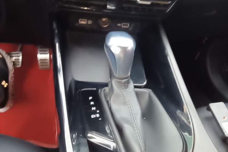 Used Roewe i5 2021 1.5L CVT Platinum Edition Gear Lever