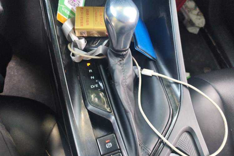 Used Roewe i5 2021 1.5L CVT Diamond Edition Gear Lever
