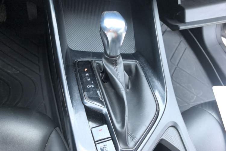 Used Roewe i5 2021 Revised Version 1.5L CVT Diamond Edition Gear Lever