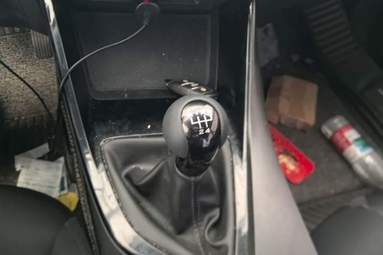 Used Roewe i5 2021 1.5L Manual Platinum Edition Gear Lever
