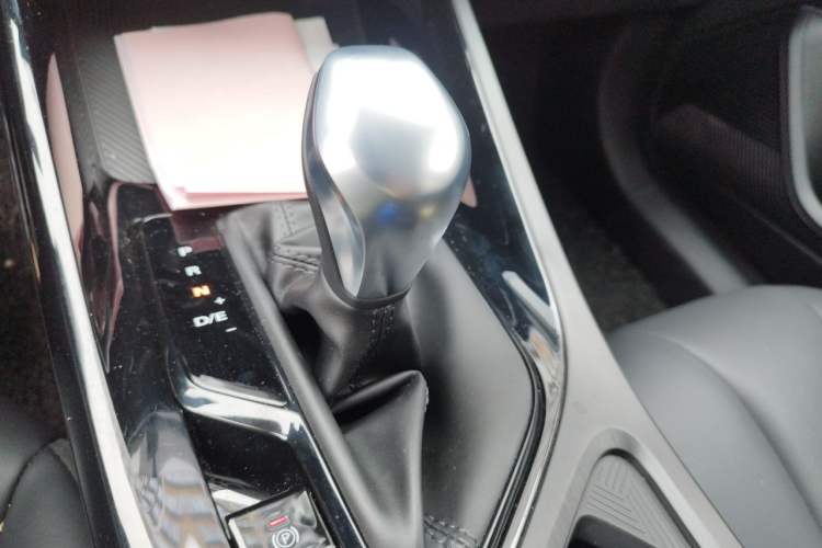 Used Roewe i5 2021 1.5L CVT Diamond Edition Gear Lever