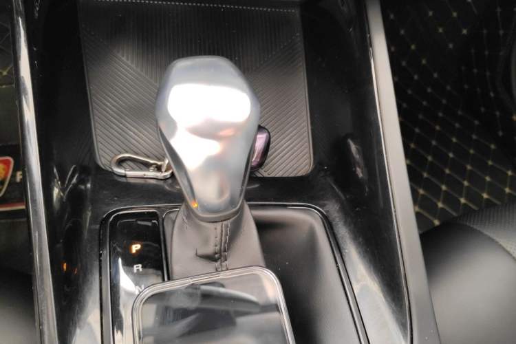 Used Roewe i5  Gear Lever