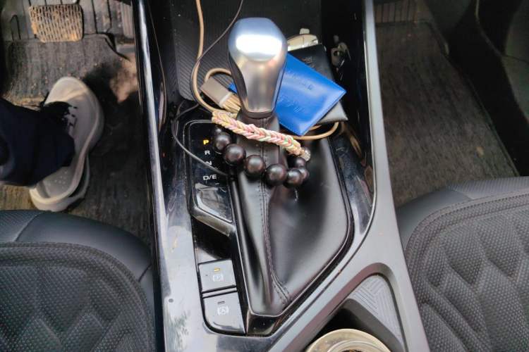 Used Roewe i5 2021 Revised Version 1.5L CVT Diamond Edition Gear Lever