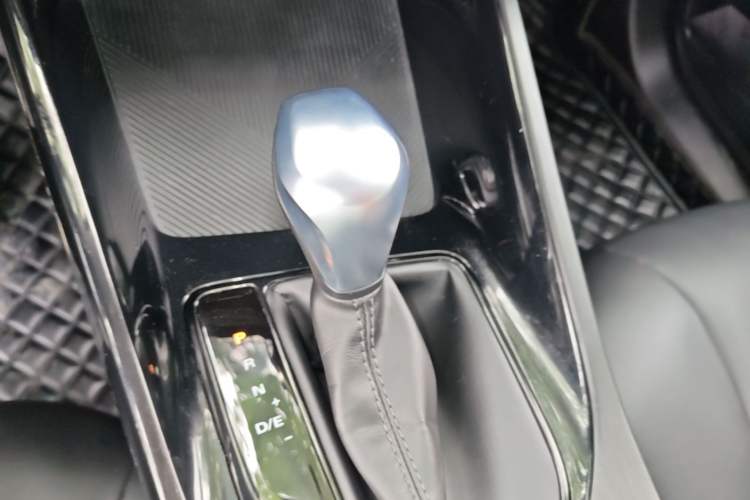 Used Roewe i5 2021 1.5L CVT Diamond Edition Gear Lever