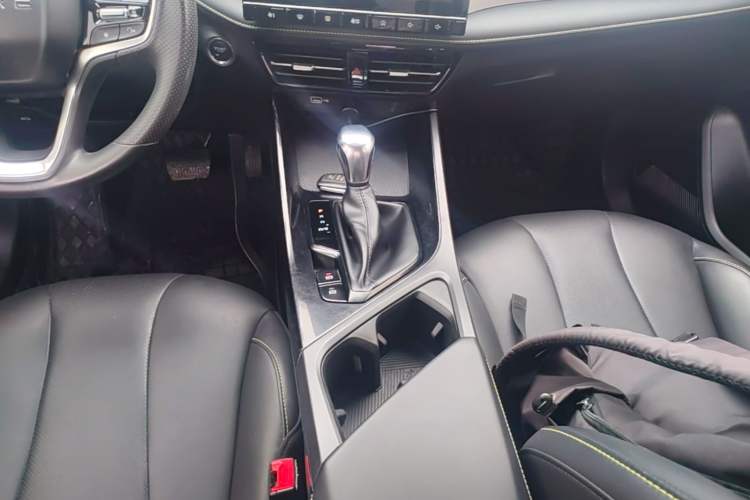 Used Roewe i5 2021 Revised Version 1.5L CVT Diamond Edition Gear Lever