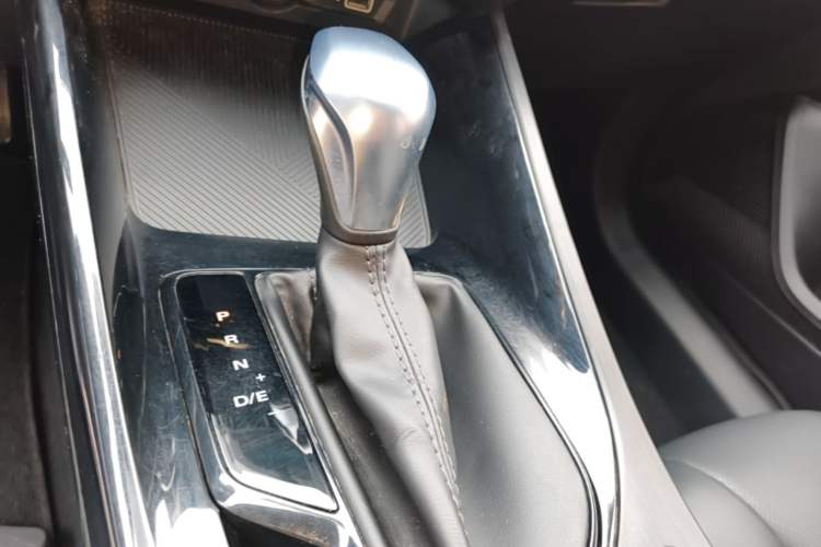 Used Roewe i5 2021 1.5L CVT Diamond Edition Gear Lever