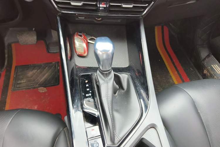Used Roewe i5 2021 Revised Version 1.5L CVT Diamond Edition Gear Lever