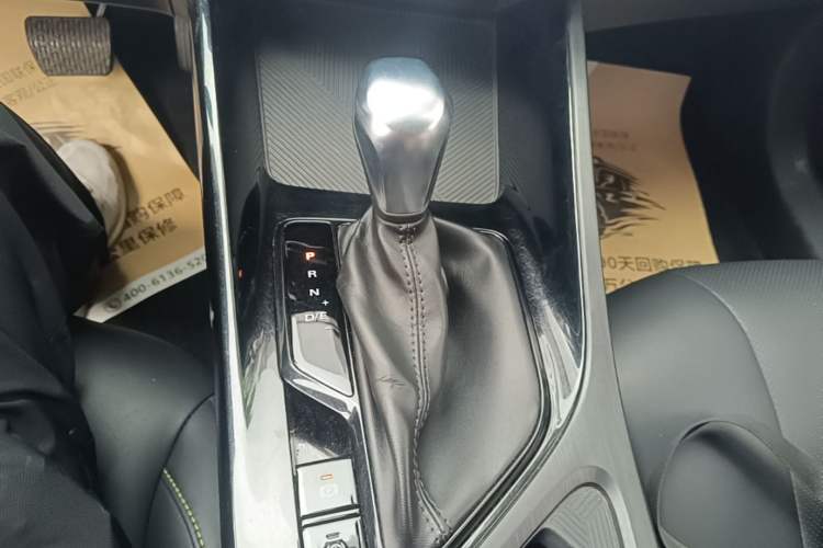 Used Roewe i5 2021 Revised Version 1.5L CVT Diamond Edition Gear Lever