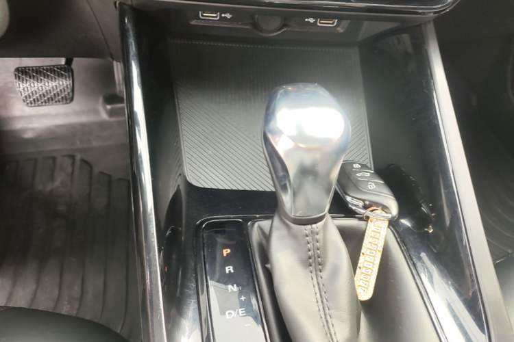 Used Roewe i5 2021 1.5L CVT Starry Edition Gear Lever