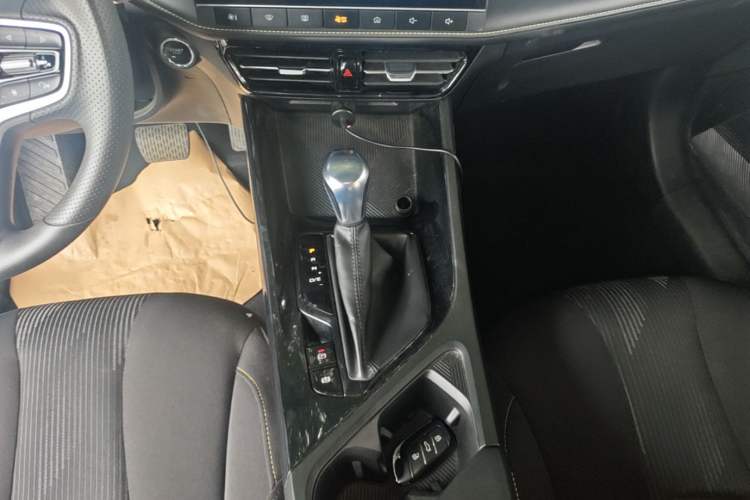 Used Roewe i5 2021 1.5L CVT Platinum Edition Gear Lever