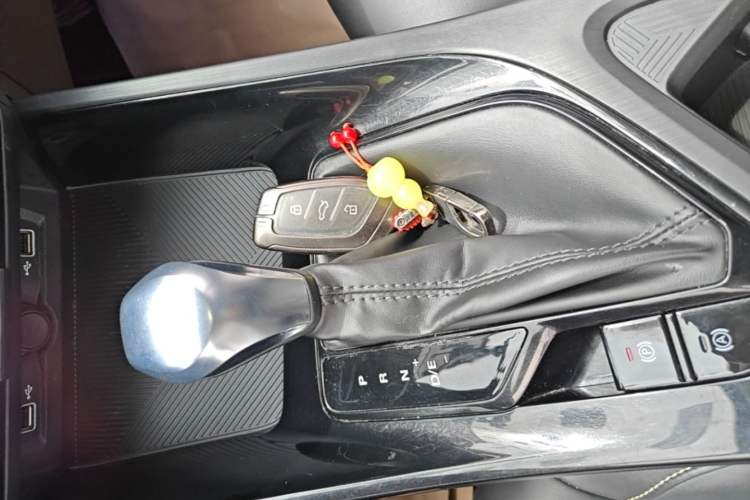 Used Roewe i5 2021 1.5L CVT Diamond Edition Gear Lever