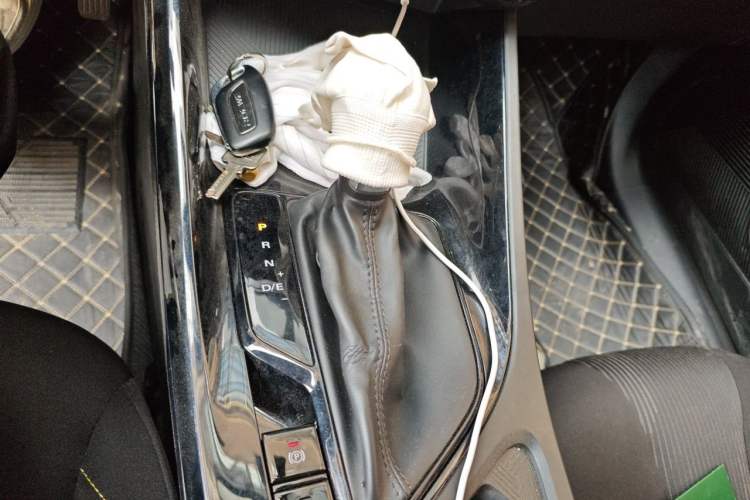 Used Roewe i5 2021 1.5L CVT Platinum Edition Gear Lever