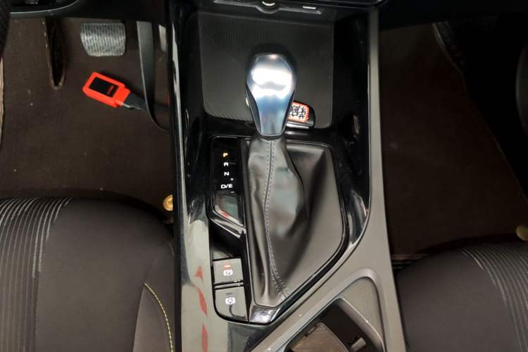 Used Roewe i5 2021 1.5L CVT Platinum Edition Gear Lever
