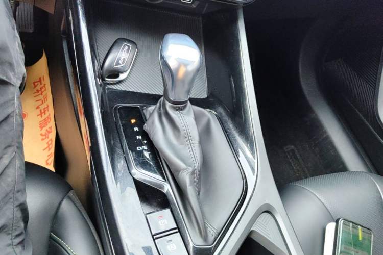 Used Roewe i5 2021 1.5L CVT Diamond Edition Gear Lever
