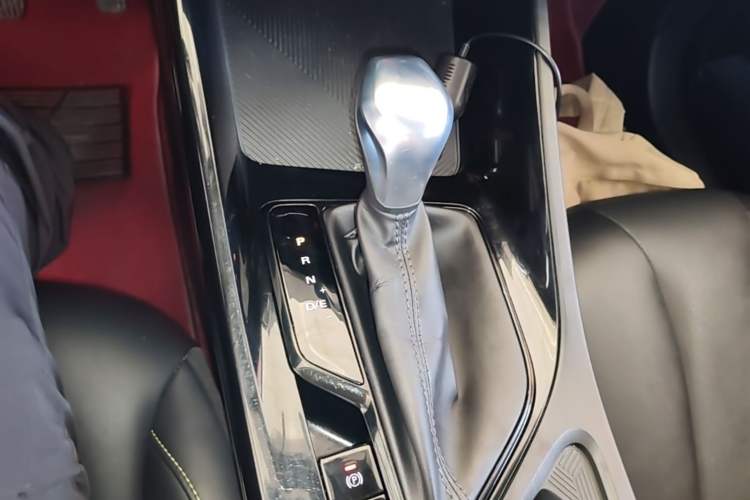 Used Roewe i5 2021 1.5L CVT Diamond Edition Gear Lever