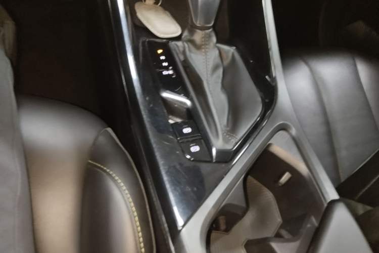 Used Roewe i5 2021 1.5L CVT Starry Edition Gear Lever