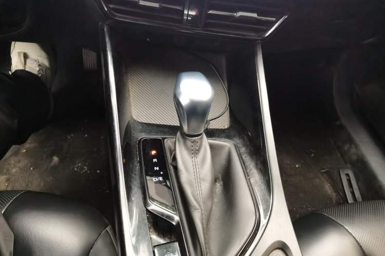 Used Roewe i5 2021 1.5L CVT Diamond Edition Gear Lever