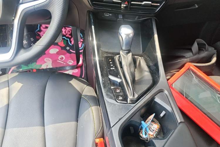 Used Roewe i5 2021 1.5L CVT Diamond Edition Gear Lever