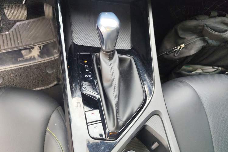 Used Roewe i5 2021 Revised Version 1.5L CVT Diamond Edition Gear Lever