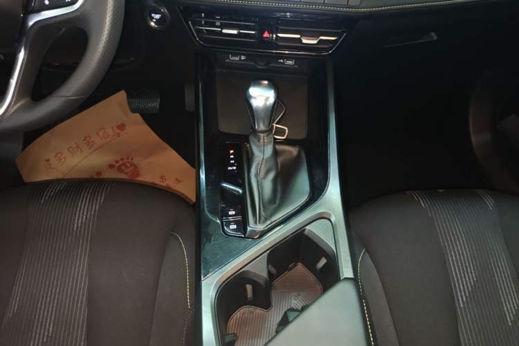 Used Roewe i5 2021 1.5L CVT Platinum Edition Gear Lever