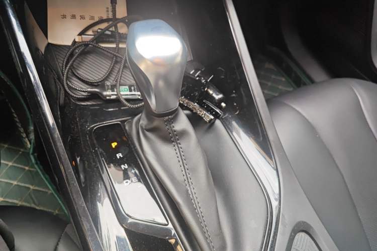 Used Roewe i5 2021 1.5L CVT Diamond Edition Gear Lever