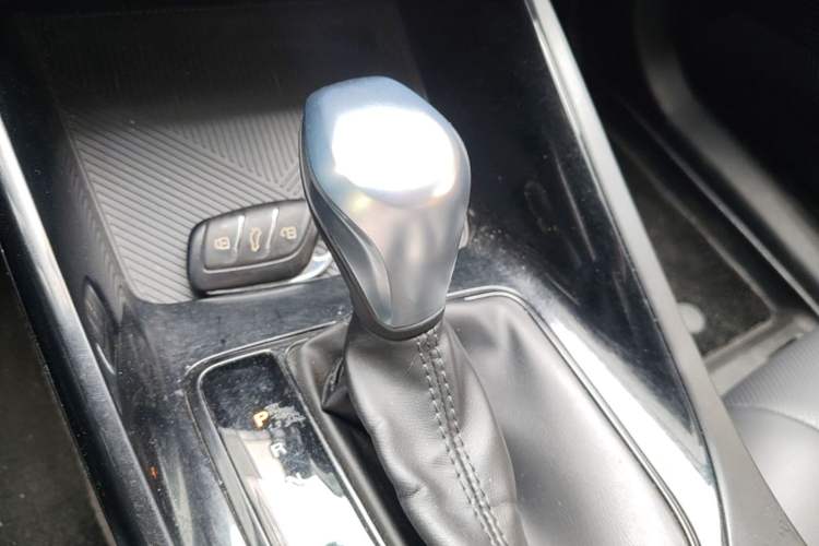 Used Roewe i5 2021 1.5L CVT Diamond Edition Gear Lever