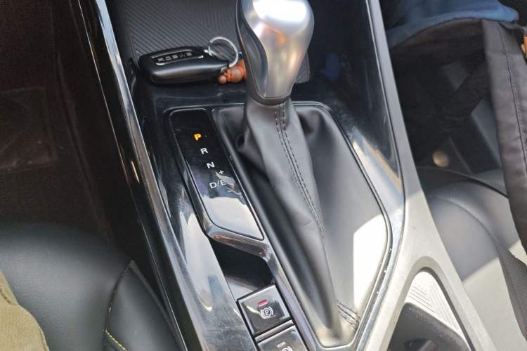 Used Roewe i5 2021 1.5L CVT Diamond Edition Gear Lever