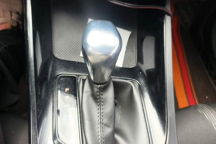 Used Roewe i5 2021 1.5L CVT Platinum Edition Gear Lever