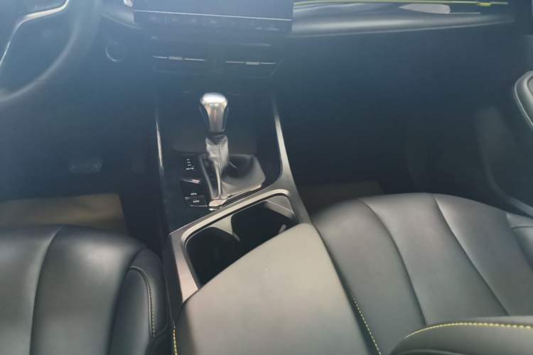 Used Roewe i5 2021 1.5L CVT Diamond Edition Gear Lever