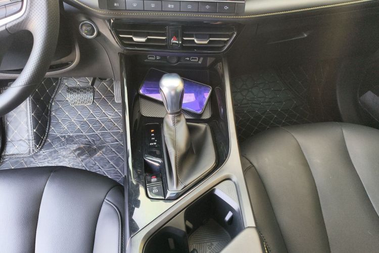 Used Roewe i5 2021 1.5L CVT Platinum Edition Gear Lever
