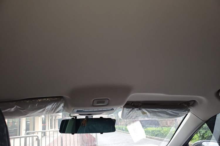 Used Roewe i5 2021 1.5L Manual Platinum Edition Headliner