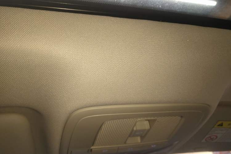 Used Roewe i5 2021 1.5L CVT Diamond Edition Headliner