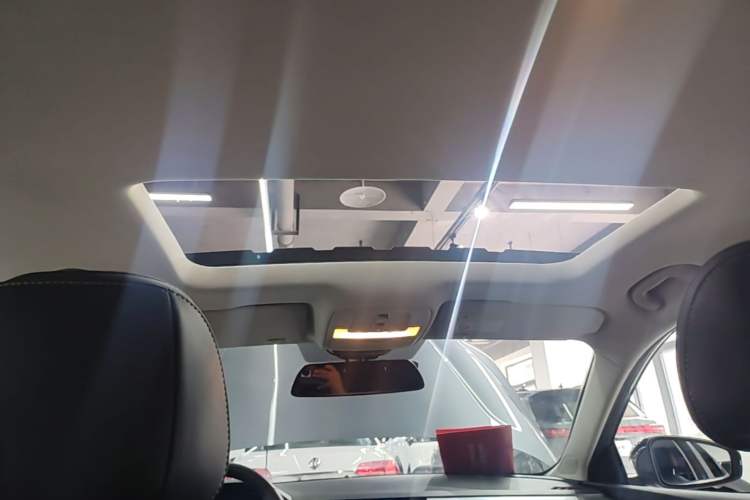 Used Roewe i5 2021 1.5L CVT Diamond Edition Headliner